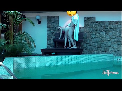 ❤️ Inaanyayahan ni Boss ang kasambahay sa pool, ngunit hindi napigilan ang init sluts sa porn tl.sexvideogif.ru ☑